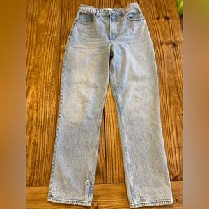 Abercrombie Curve Love Ultra High Rise 90s Straight Jean